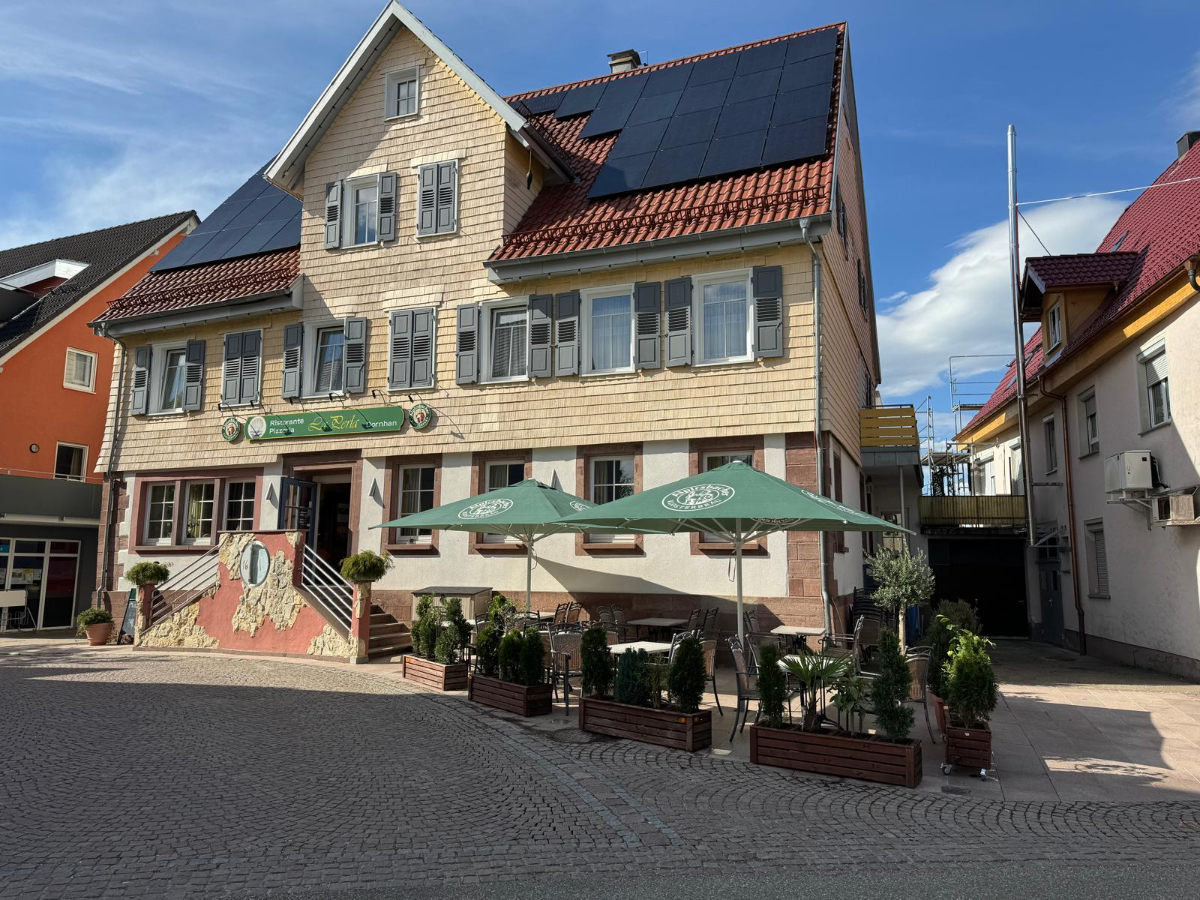 Italienische Spezialitäten bei La Perla Dornhan – frische Küche, Pizza und Pasta.