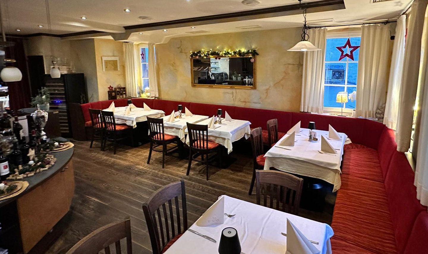 Italienische Spezialitäten bei La Perla Dornhan – frische Küche, Pizza und Pasta.